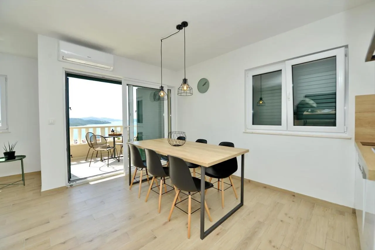 Villa Teco - Moderne Apartments Mit Pool Und Meerblick Trogir 0*,