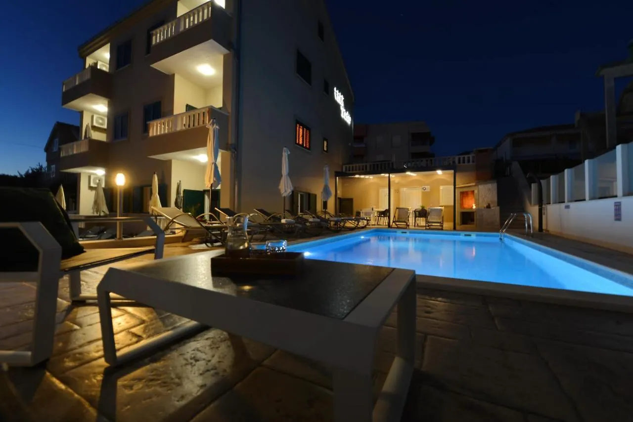 Villa Teco - Moderne Apartments Mit Pool Und Meerblick Trogir