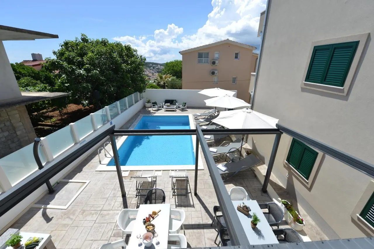 Villa Teco - Moderne Apartments Mit Pool Und Meerblick Trogir