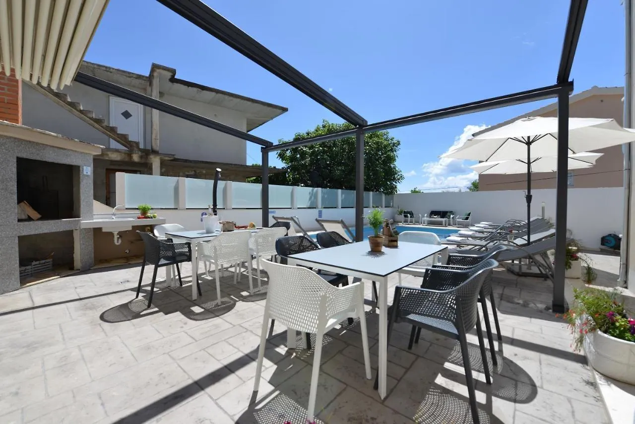 Villa Teco - Moderne Apartments Mit Pool Und Meerblick Trogir Kroatien