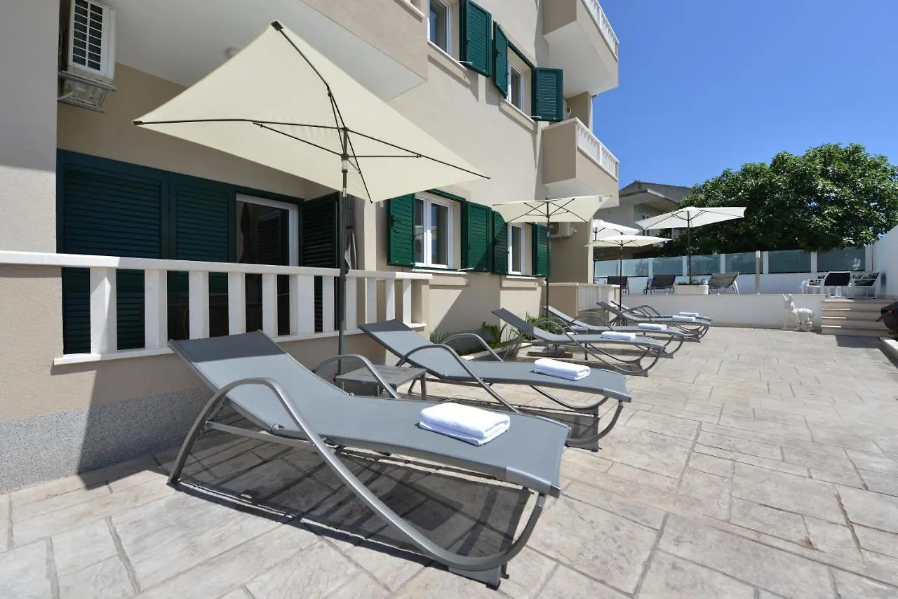 Villa Teco - Moderne Apartments Mit Pool Und Meerblick Trogir