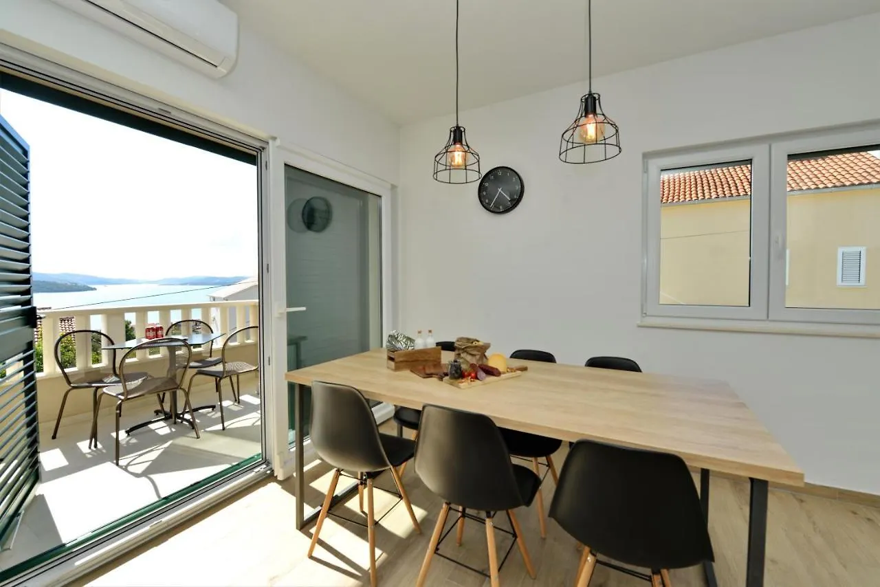 Villa Teco - Moderne Apartments Mit Pool Und Meerblick Trogir