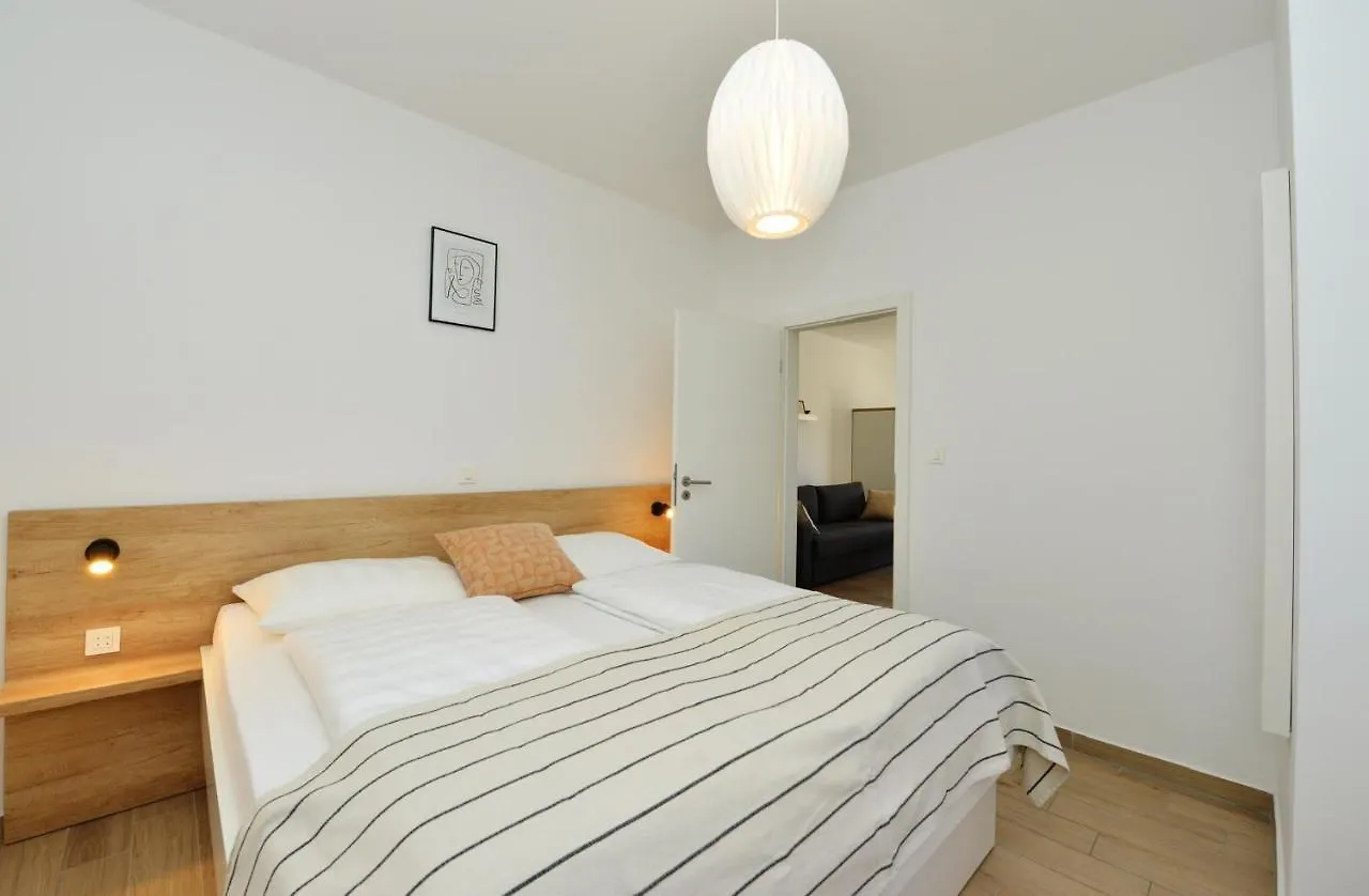 Villa Teco - Moderne Apartments Mit Pool Und Meerblick Trogir 0*,