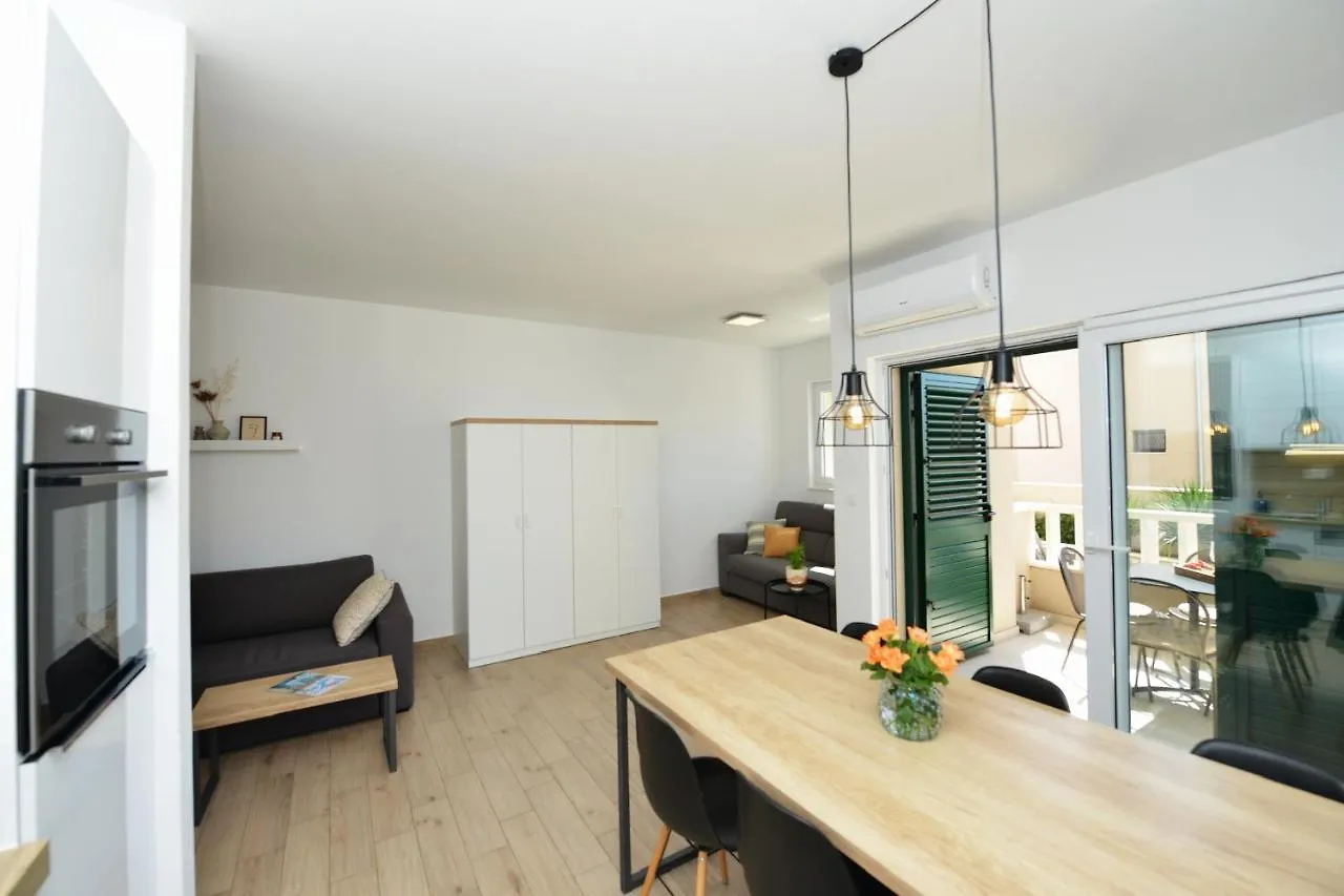 Villa Teco - Moderne Apartments Mit Pool Und Meerblick Trogir Kroatien